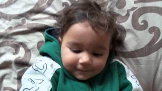 Бебе Говори На Огледало.