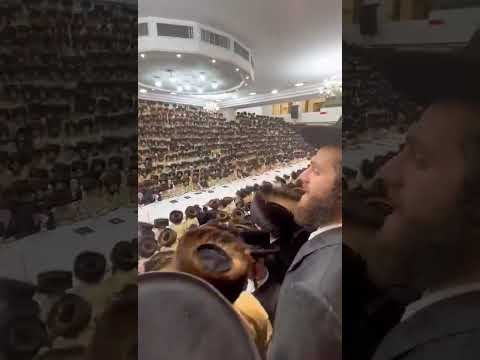 Motzei Yom. Kipur Hamavdil Tish in Toldos Aharon