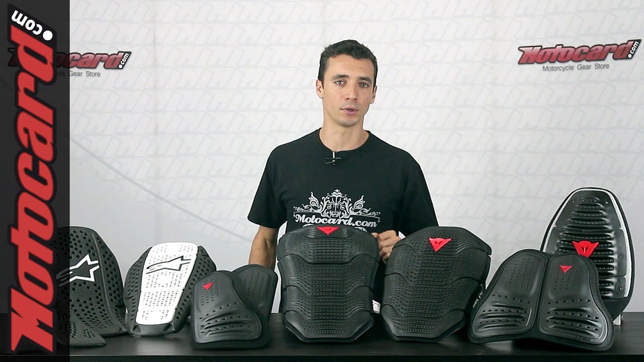 Semicírculo El camarero Alargar Tutorial: cómo montar protecciones en las chaquetas de moto - YouTube