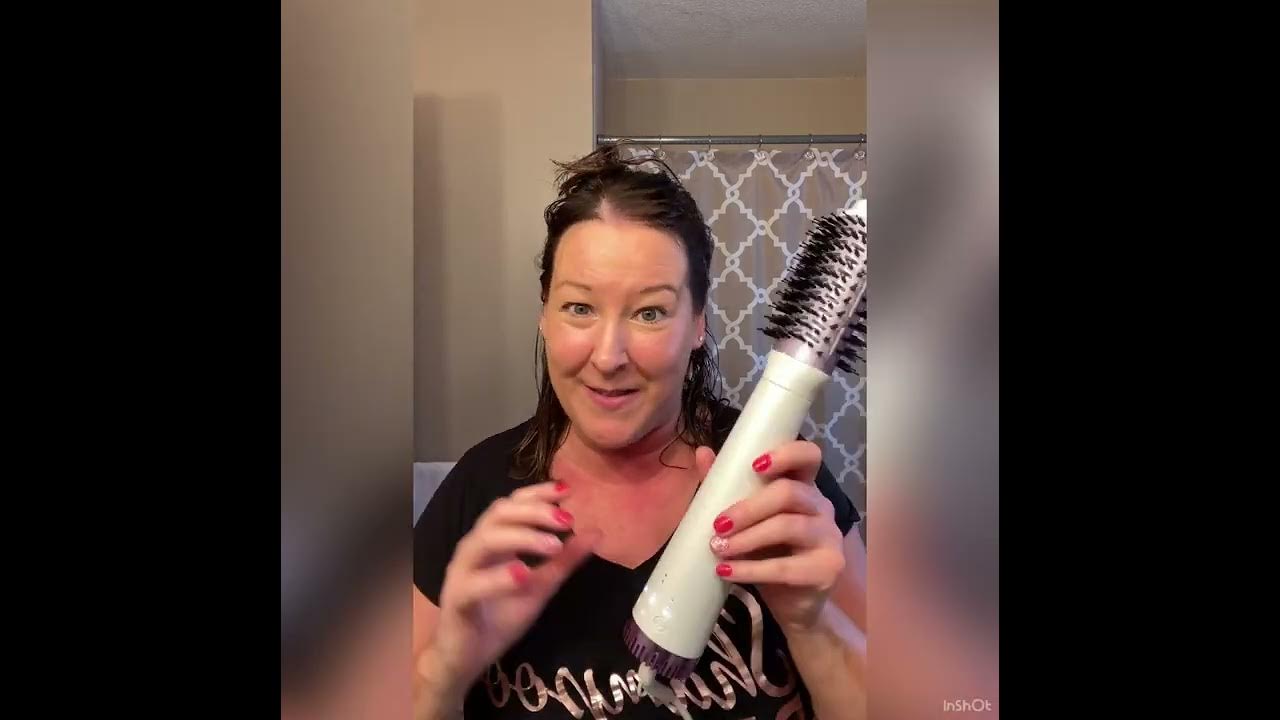 My review on the Monat blow out brush. Watch through to the end to see