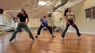 So proud of how these girls are literally better than me now 😂😂😂 #dance #hiphop