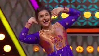 प्राजक्ता माळी चा आई मला नेसव शालू नवा डांस | Prajakta Mali's Dance on Aai Mala Nesav Shalu Nava