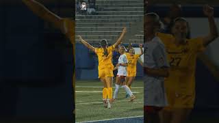 Mia Cleroux puts it just past the goal keeper for a goal! ⚡️⚽️🦅 #kentstate #ncaasoccer #goflashes