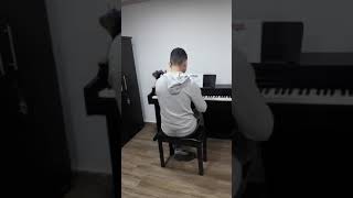 İşte Gi̇di̇yorum (Kazim Koyuncu)Pi̇yano..