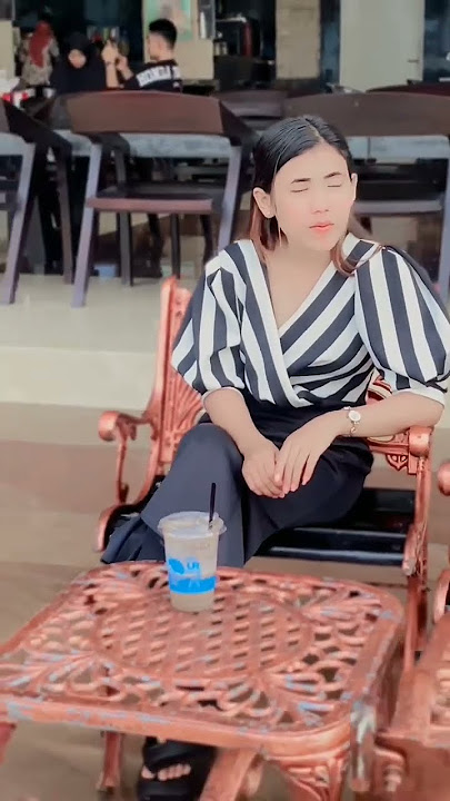 Curi curi pandang