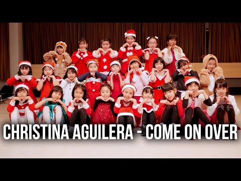 CHRISTINA AGUILERA - COME ON OVER / DANCE PERFOMANCE WITH CHRISTMAS COSTUME
