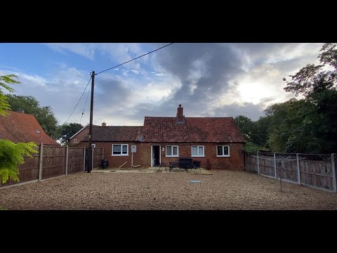 Hadleigh Farm Cottage: Holiday Cottage, Ashwicken, King’s Lynn, Norfolk