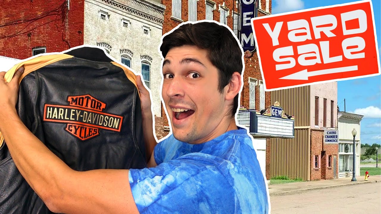 I Found This In A Deserted Town - Worlds Longest Yard Sale Day 2 - YouTube