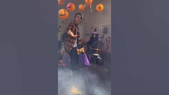 The 5 second trick to decorating for Halloween