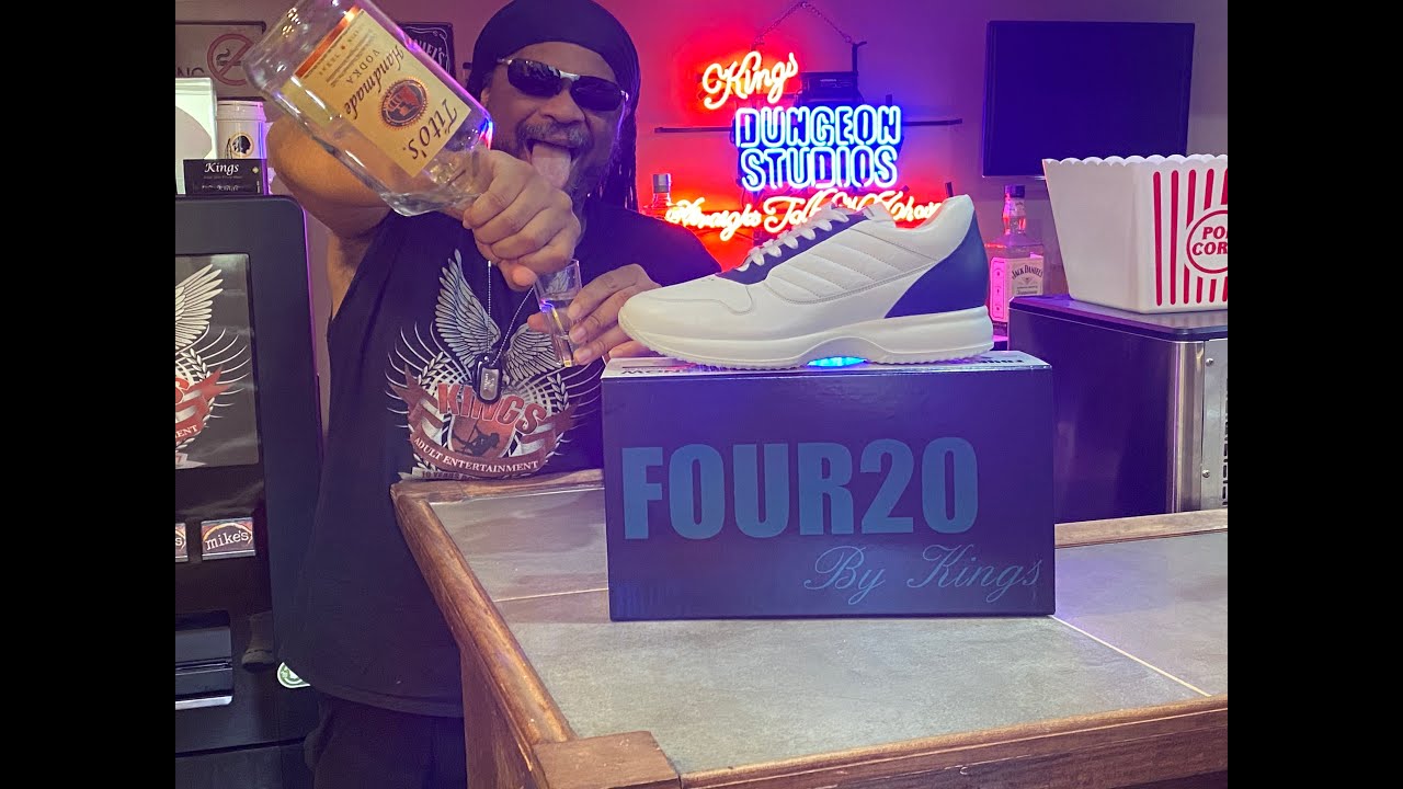 Celebrating the arrival of the FOUR20 SNOW’S with a unboxing vid! - YouTube
