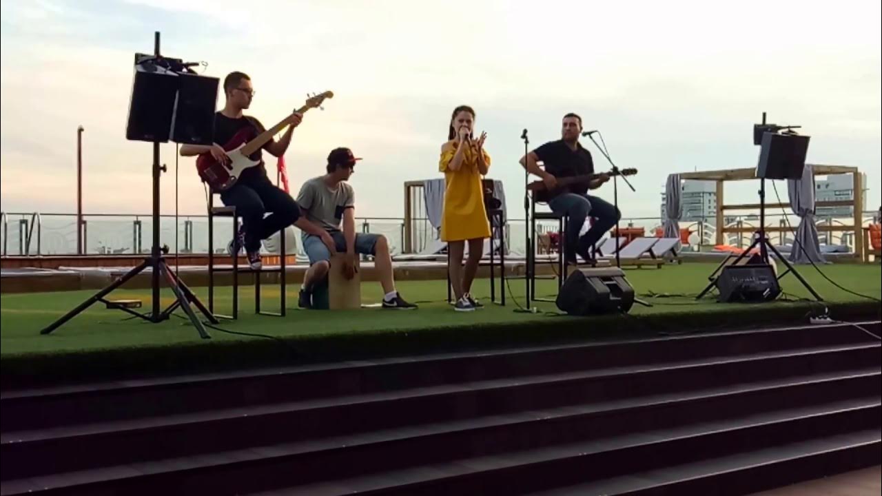 Вишневый коктейль (акустика) в кафе Hilicopter - YouTube Music