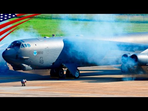 B-52 பாம்பர்ஸ் ஸ்க்ராம்ப்ளிங்: அனைத்து பாம்பர்களும் குறைந்தபட்ச இடைவெளியில் டேக்ஆஃப்