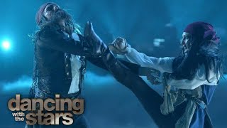 Brian Austin Green and Sharna's Paso doble (Week 04) - Dancing with the Stars Season 30!