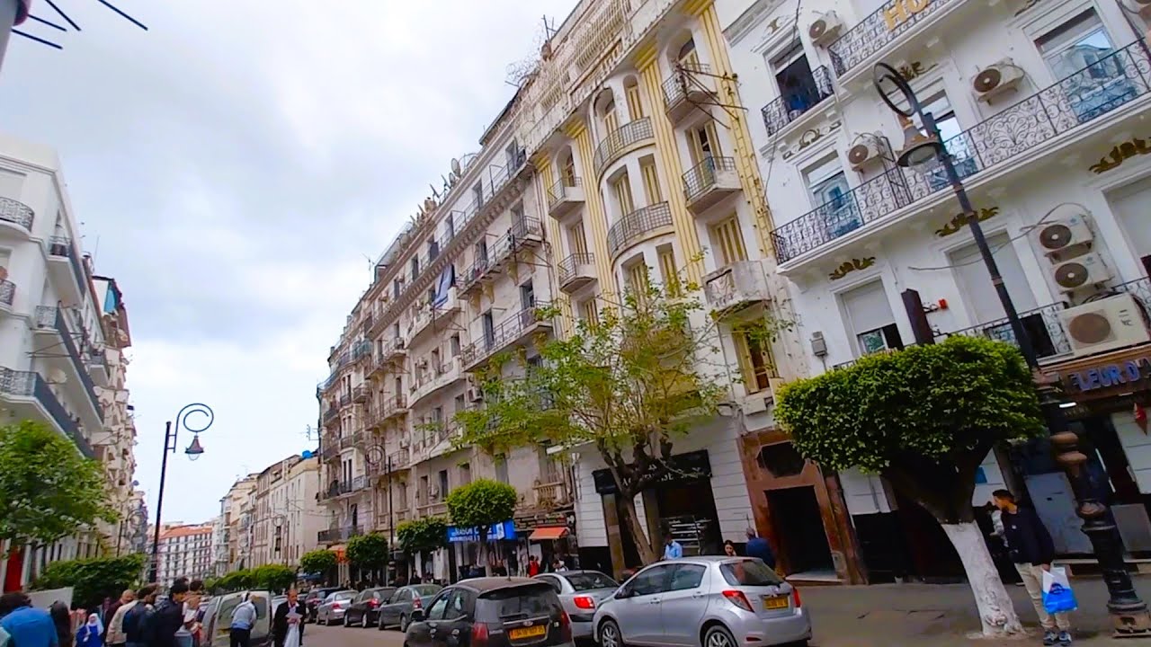 تابعو عمليات التجديد والترميم بشوارع مصطفى فروخ و شارع ارزقي حماني  (شاراس) بالعاصمة الجزائرية