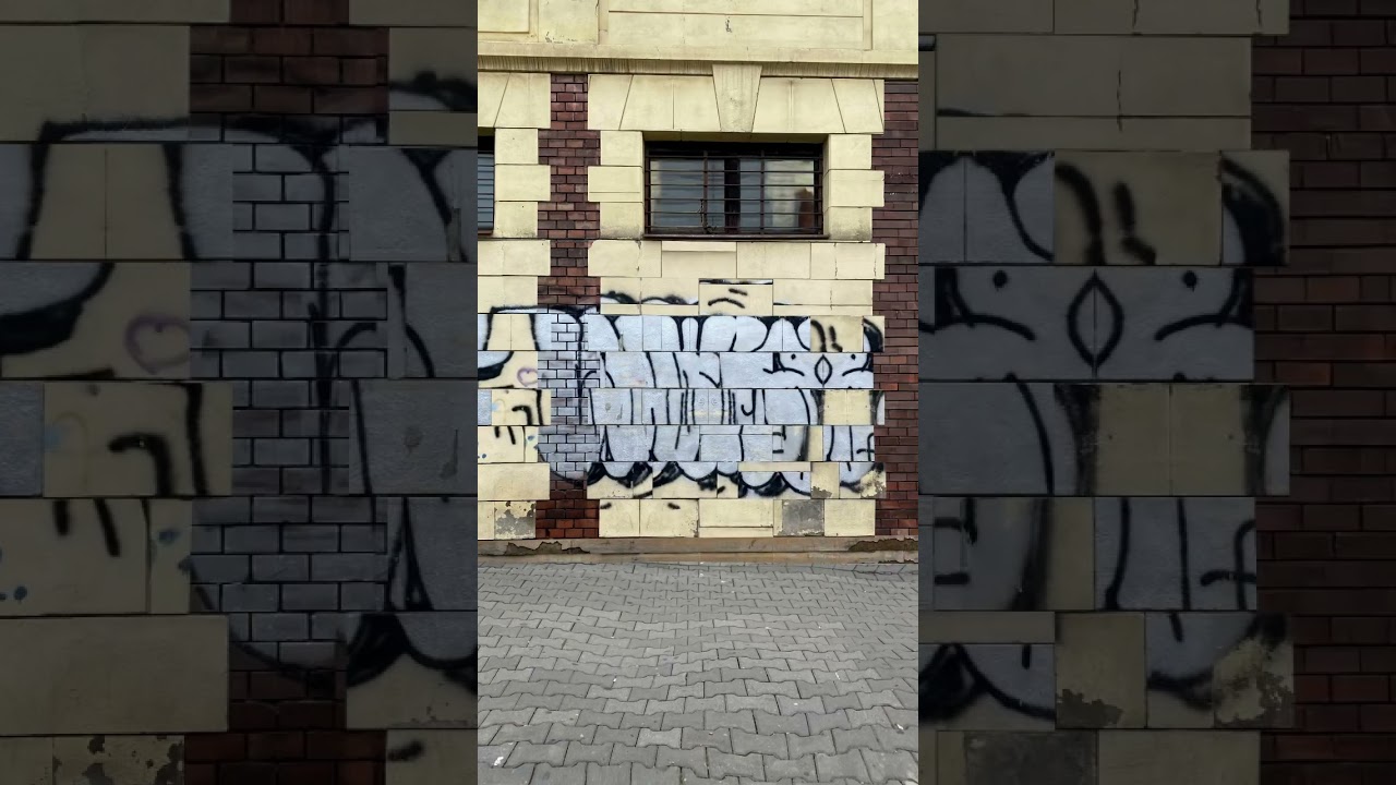 Music by elsa_pidoom 