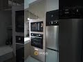 Cozinha fendi com vidro Reflecta: charme e precisão da marcenaria D’Furlan