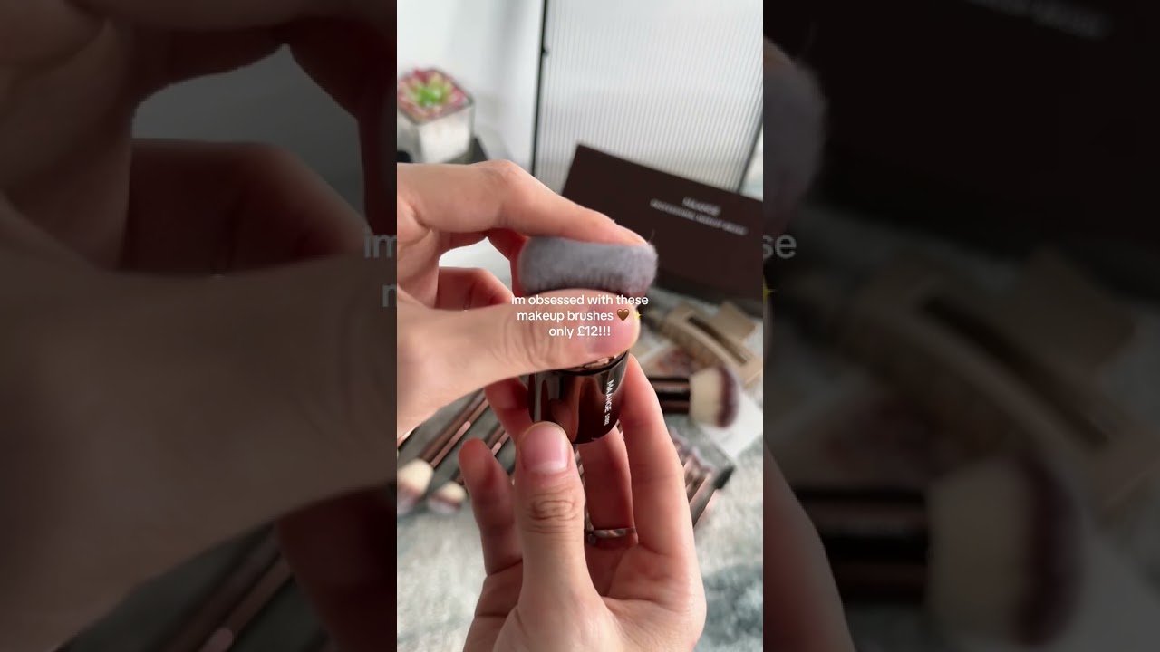 Essential makeup brushes every beginner needs 