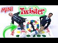 Jugamos al TWISTER MÁS PEQUEÑO DEL MUNDO (Hecho para Juguetes) - Reseña Mini Twister (Hasbro Gaming)