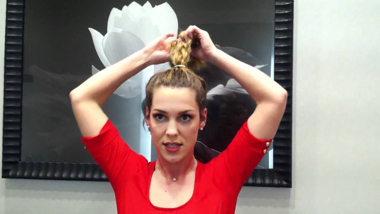 How to do a top knot: Ron King Salon stylist shows you how in under 4 minutes!