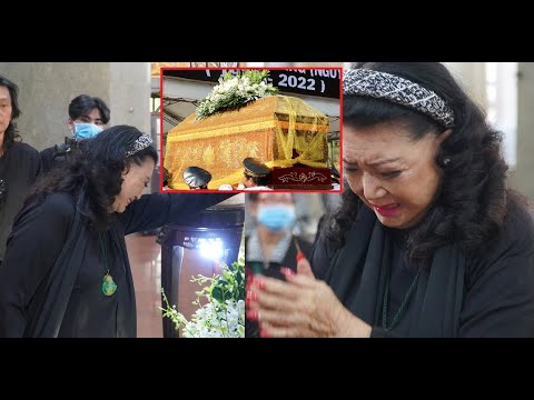 Video CẬN CẢNH: NSND Kim Cương đau xót KHÓC NGẤT trước linh... - youtube