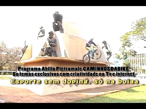 Pietramale faz salto extremo do monumento aos Herois de Laguna