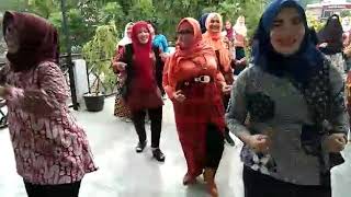 Download lagu Goyang wik wik Goyang wik wik