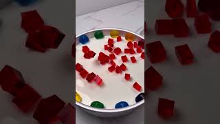 Je fabrique un gâteau multicolore