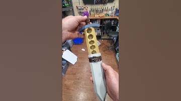 Fate Dicesword. Has a 3dprinted D20 as the pommel #dnd #dice #dicesword