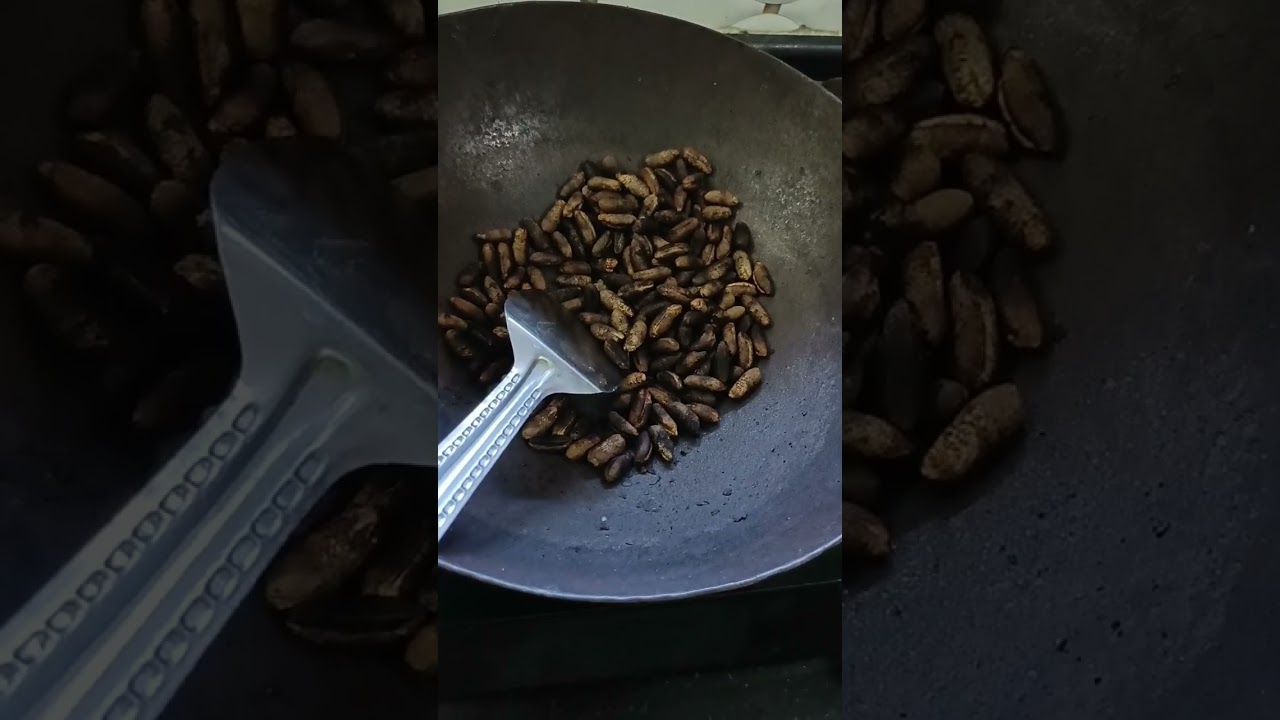 Caffeine free Bru coffee from dates' seeds....yummy 😋