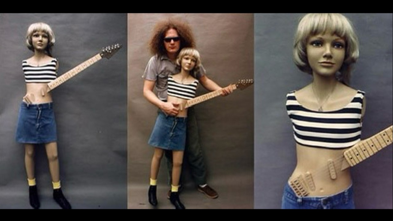 世界中の“変なギター”200本を一気見｜怒涛の20分！写真集で巡る奇想ギターの世界【ギター初心者閲覧注意】