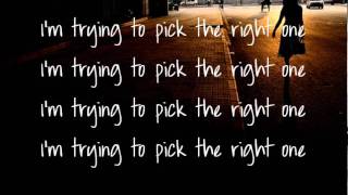 pretty-girls-lyrics-iyaz-ft-travie-mccoy