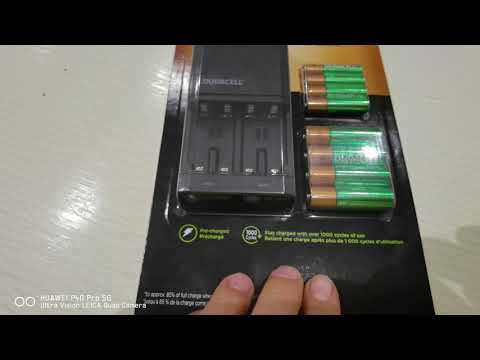 Duracell зарядка на 4 батарейки АА и ААА и 10 лет гарантии