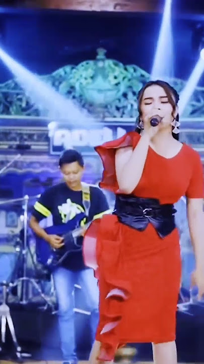 PELUKLAH AKU TASYA ROSMALA ADELLA