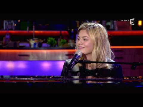 Louane, en Live avec "Maman" - C à vous - 15/12/2015