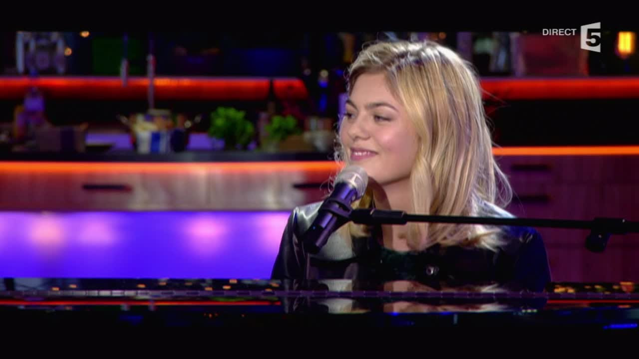 Louane en Live avec Maman   C  vous   15122015