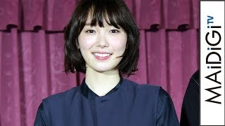 飯豊まりえ、濃紺シャツ×ロングベスト×ワイドパンツ　ダークトーンでメンズライクに　映画「暗黒女子」公開直前トークライブ1