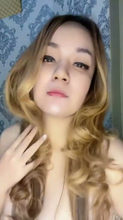 iseng iseng di waktu luang  #semok #bigtits #toge #toketgede #bigbobs #sexy #sange #susu #susubesar