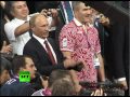 Путин расцеловал дзюдоистов