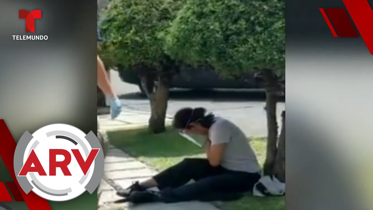 Mujer con COVID-19 colapsa en plena calle de México | Al Rojo Vivo | Telemundo