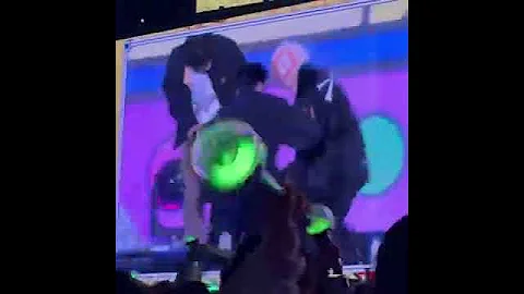 DK pants are torn, emergency protection! ! !wwlake#sorts #consoled#seventeen#dk