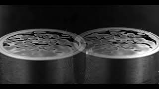 Cross-eyed stereo video of a 80Hz Cymatics