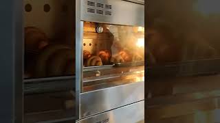 🥐 CUNG CẤP SỈ BÁNH CROISSANT CÁN BƠ PHÁP – GIẢI PHÁP TỐI ƯU CHO QUÁN CÀ PHÊ & TIỆM BÁNH NHỎ ☕