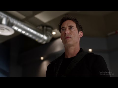 The Flash 2x05: The Team meets Earth Two Harrison Wells