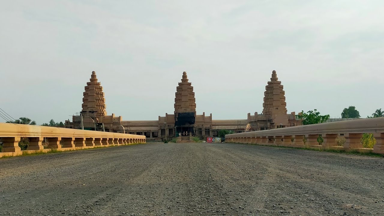 ฤาษีผู้บำเพ็ญ ภูม่านฟ้า สีหนคร#ภูม่านฟ้า #สีหนคร #หลวงพ่อแดง #พระอาจารย์ลำหับ #ครูบาเพิ่มบุญ