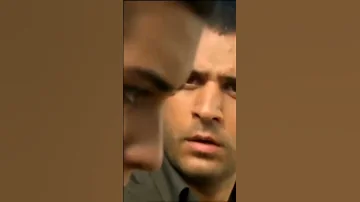 عاصي تاخذ كف من امير 