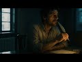 Он парень простой, без особых примет. He is a simple guy, without any special features.