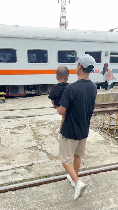 Naik kereta api tut…tut…tuttt #keretaapi #train #masyaallahtabarakallah