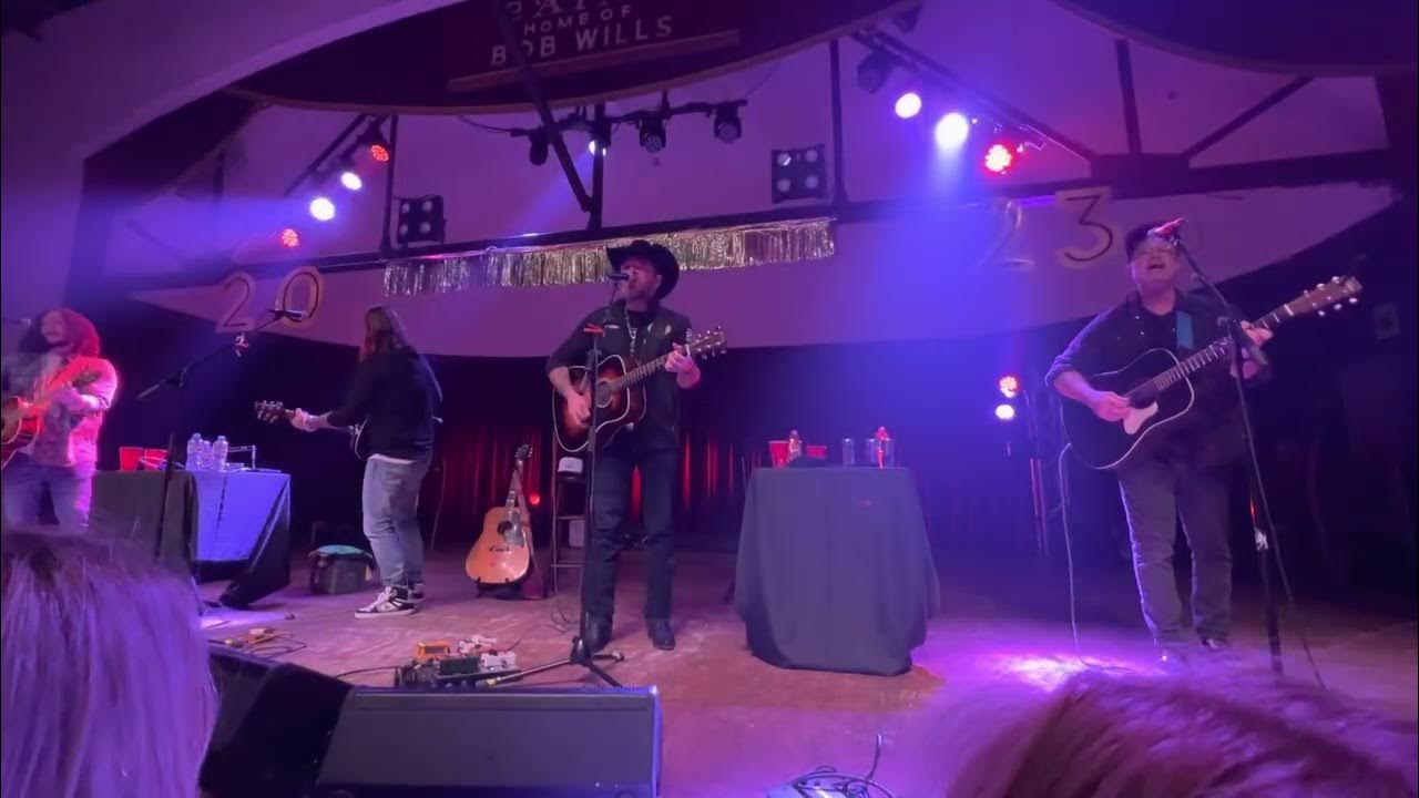 Stoney LaRue performs “Feet Don’t Touch the Ground” at Hangover Ball