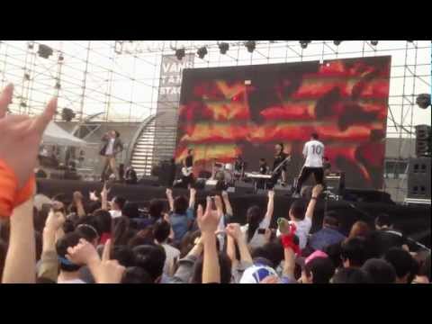 左右樂隊- 重生 (北京迷笛音樂節PM2.5)