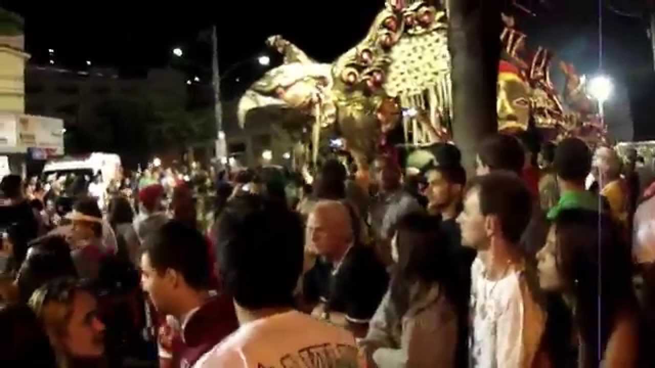 Vilage no Samba 2014. Bateria nota mil,entrando na Avenida.